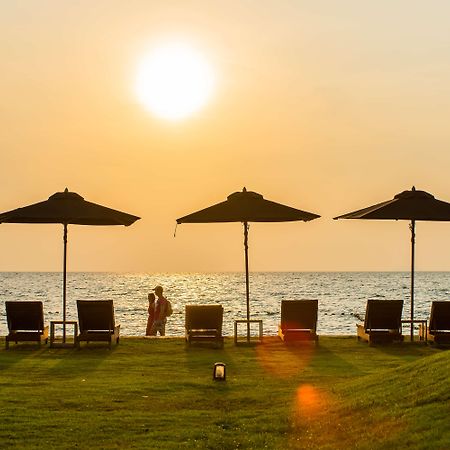 Ana Anan Resort & Villas Pattaya Na Chom Thian Extérieur photo Sunset at the beach