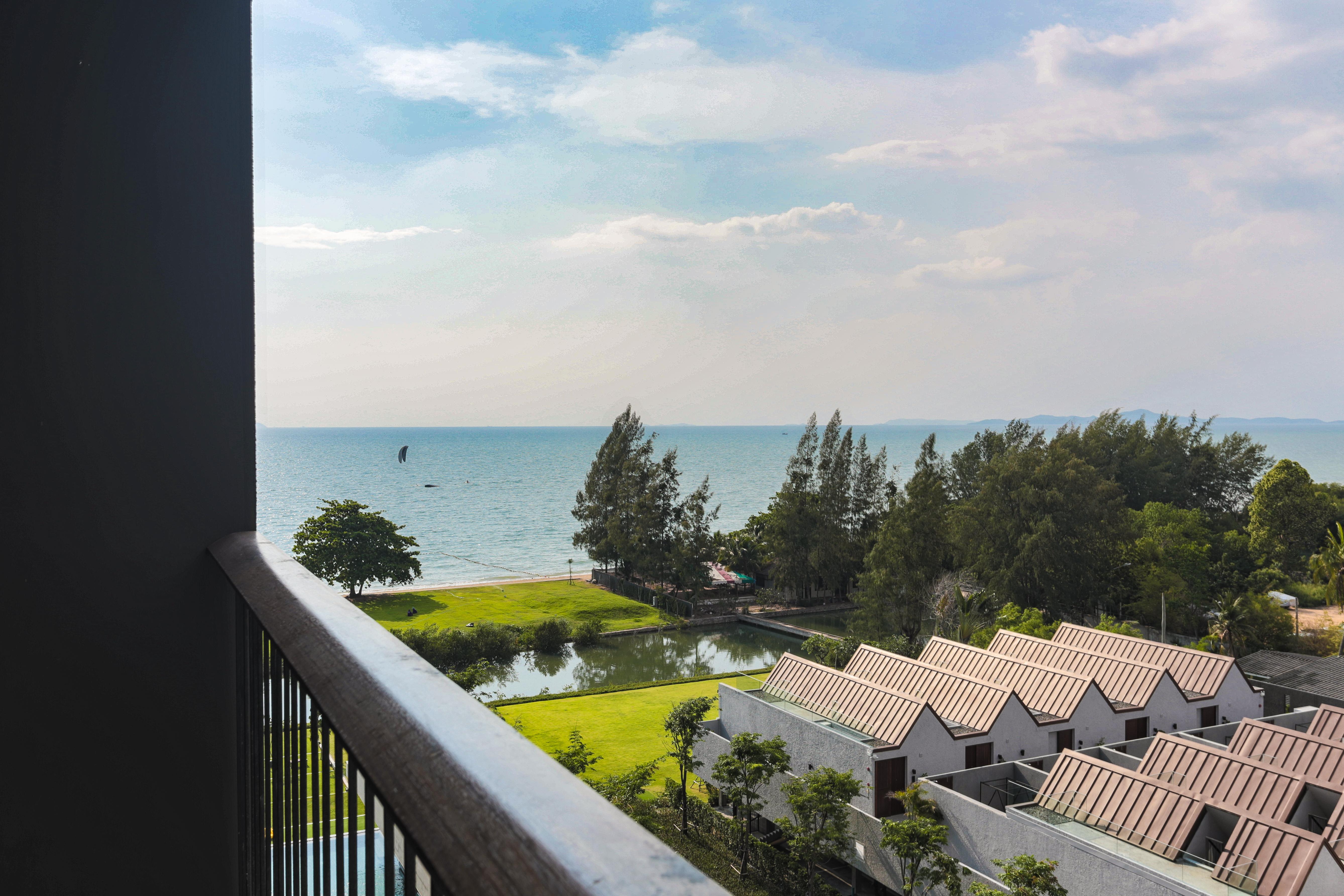 Ana Anan Resort & Villas Pattaya Na Chom Thian Extérieur photo View of the Gulf of Thailand from the hotel