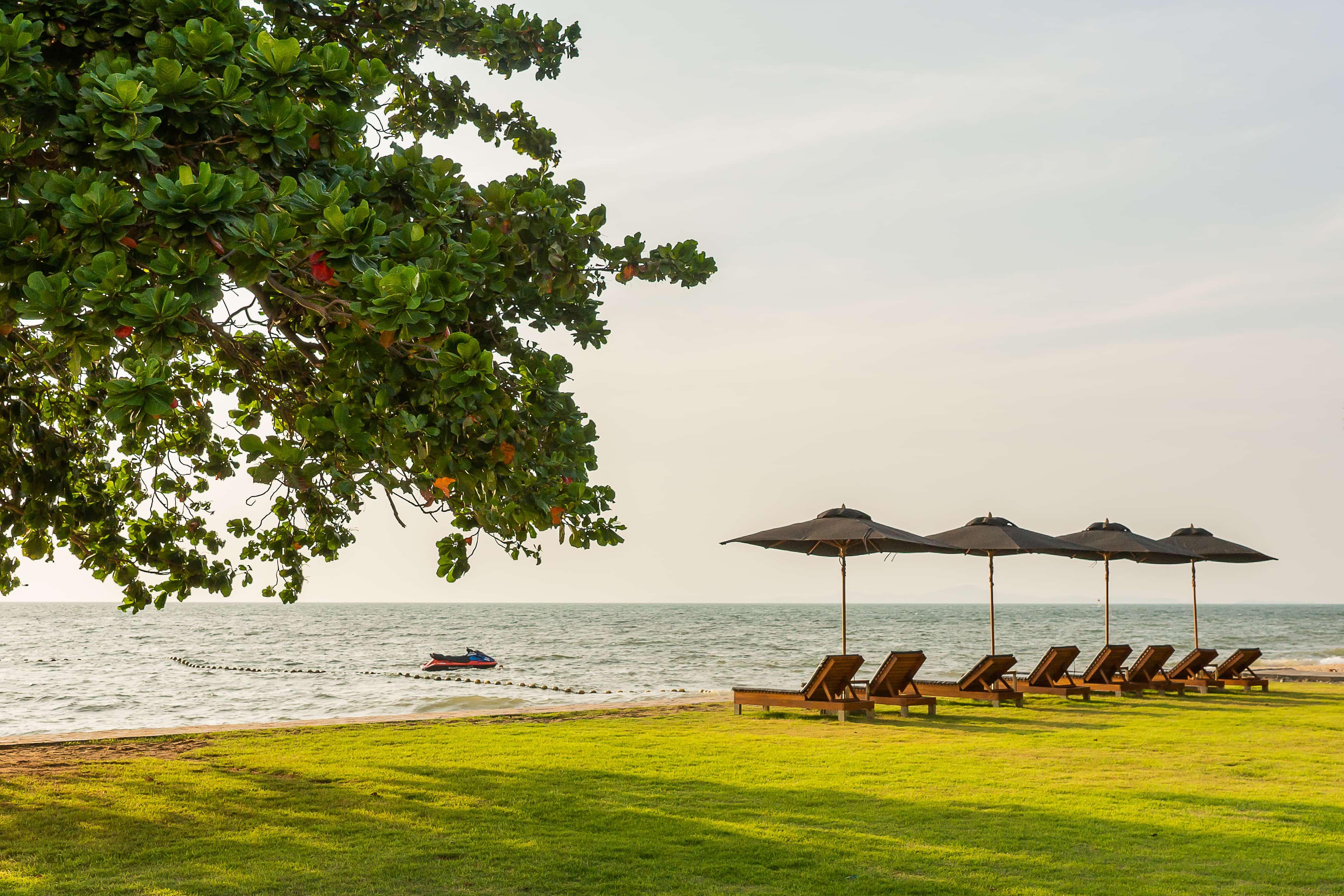 Ana Anan Resort & Villas Pattaya Na Chom Thian Extérieur photo Beach at the Royal Paradise Hotel & Spa