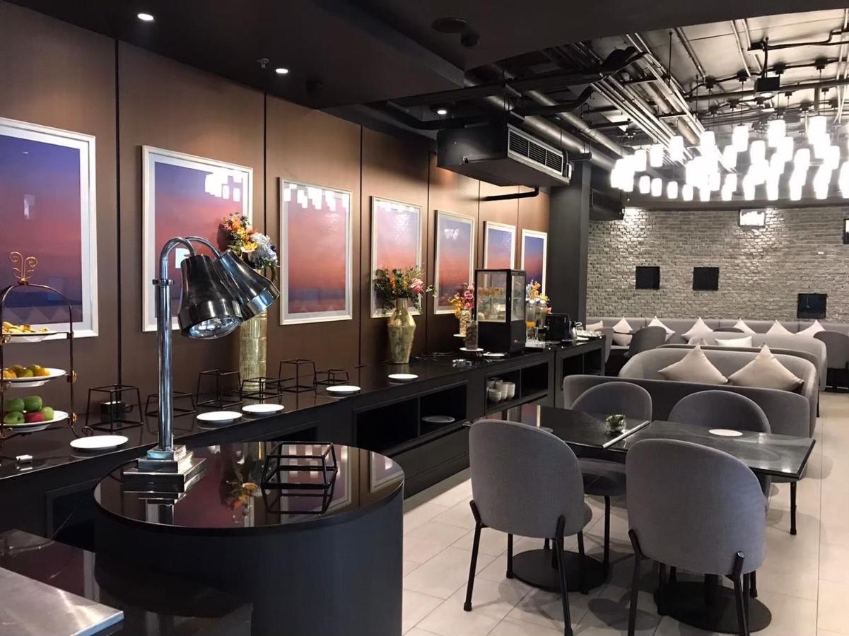 Ana Anan Resort & Villas Pattaya Na Chom Thian Extérieur photo The lounge at the airport