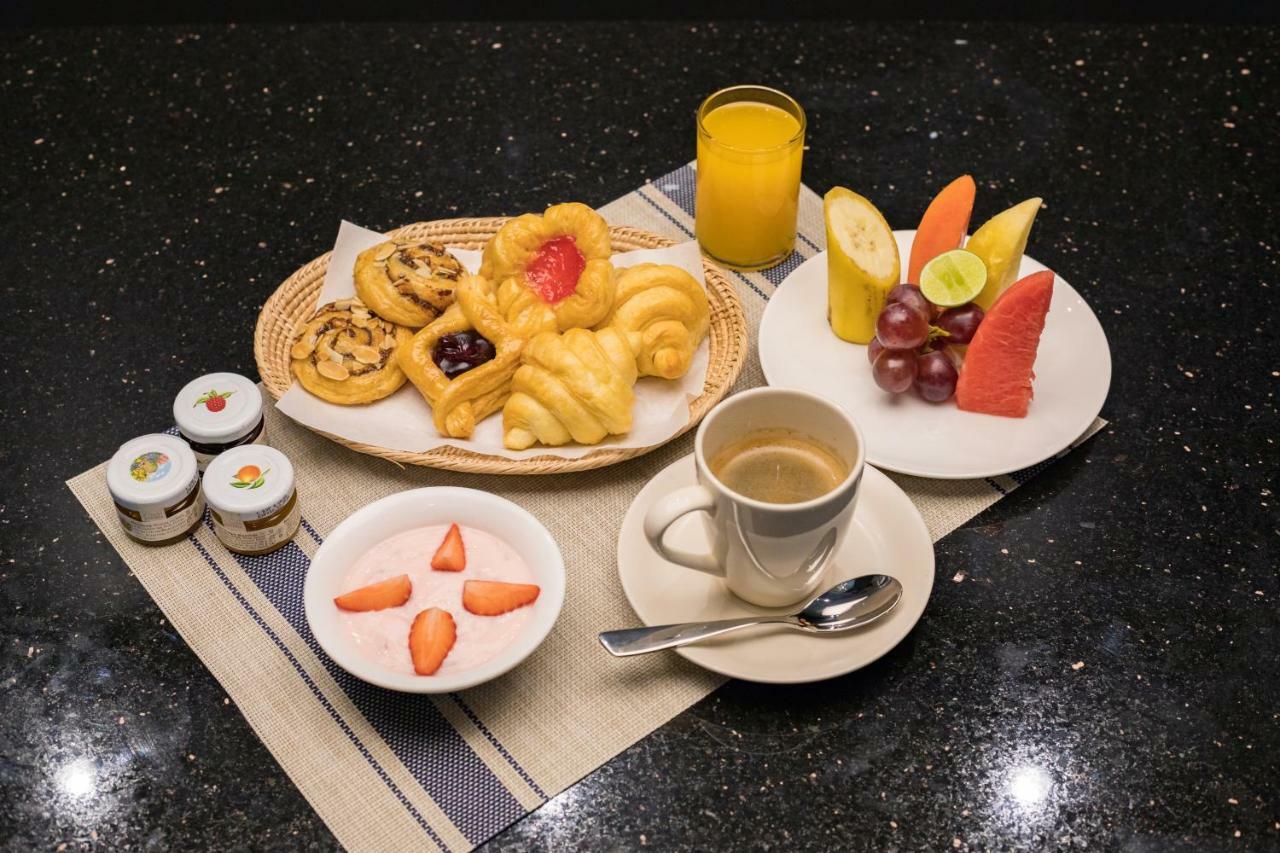 Ana Anan Resort & Villas Pattaya Na Chom Thian Extérieur photo A typical breakfast at a hotel