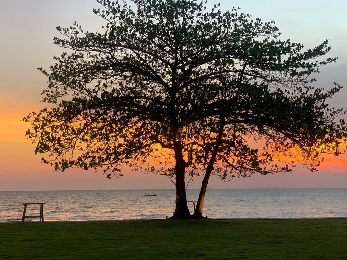 Ana Anan Resort & Villas Pattaya Na Chom Thian Extérieur photo Sunset at Lake Michigan